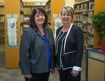 Donor Karen Churchill with Principal Mary Thompson