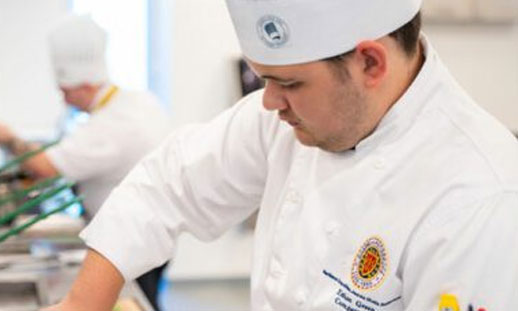 Ethan Green competing at the 2022 Canadian National La Chaîne des Rôtisseurs Jeunes Chefs (Young Chefs) Competition. 
