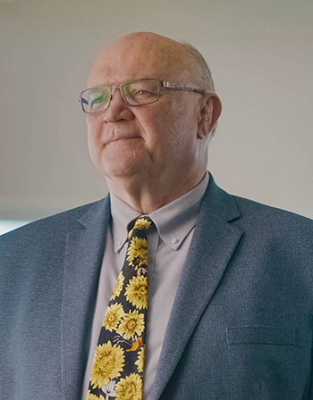 Dr. Robert Strang
