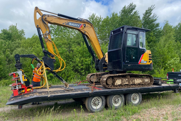 Mitch Jamieson of Atlantic Tree Solutions unloading his six-tonne Sany excavator with Nisula 285E+ shear head, to begin work on a PCT trial block in Morristown, Kings County